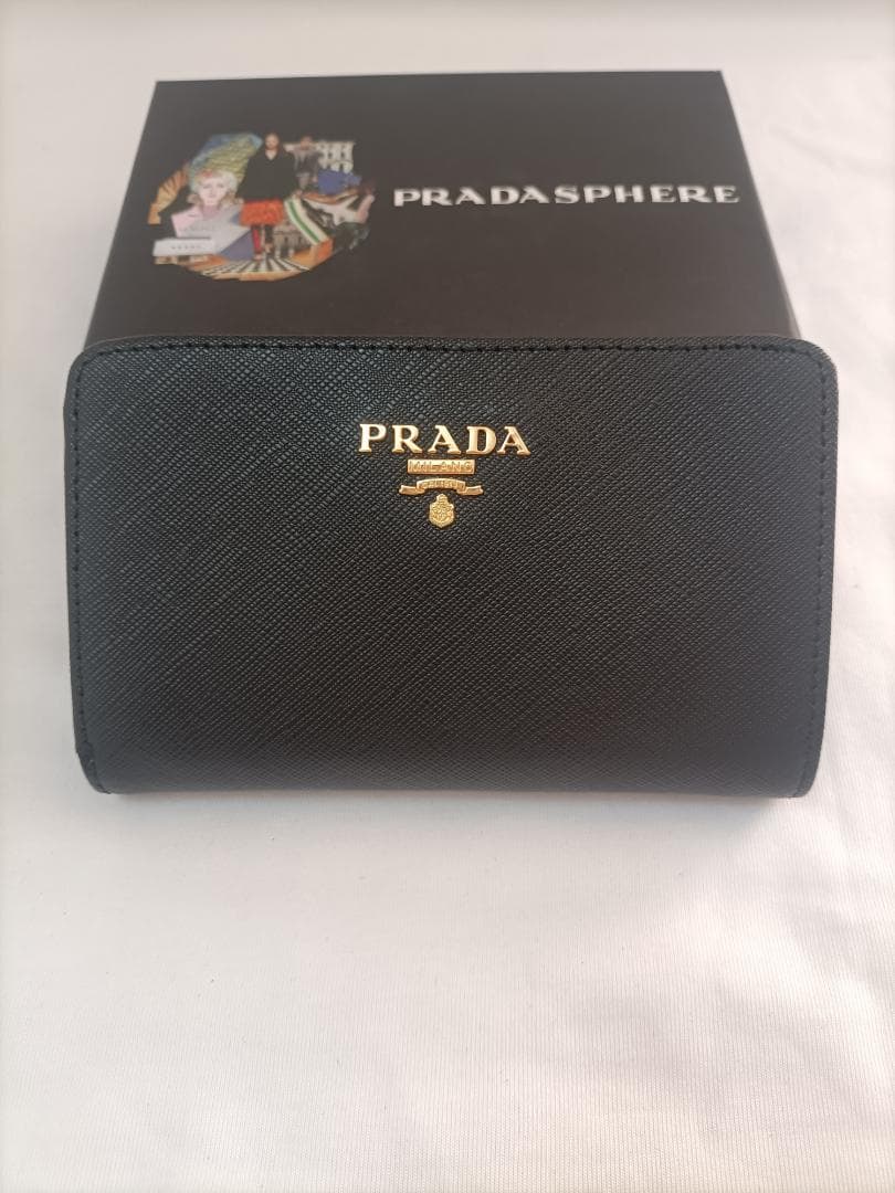 二つ折り財布✿プラダ サイフ prada メンズ【美品】レディース 黒