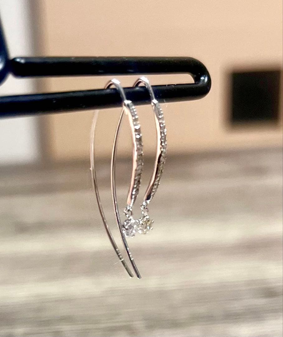 k18WG ダイヤ フック ピアス 0.30ct スウィング