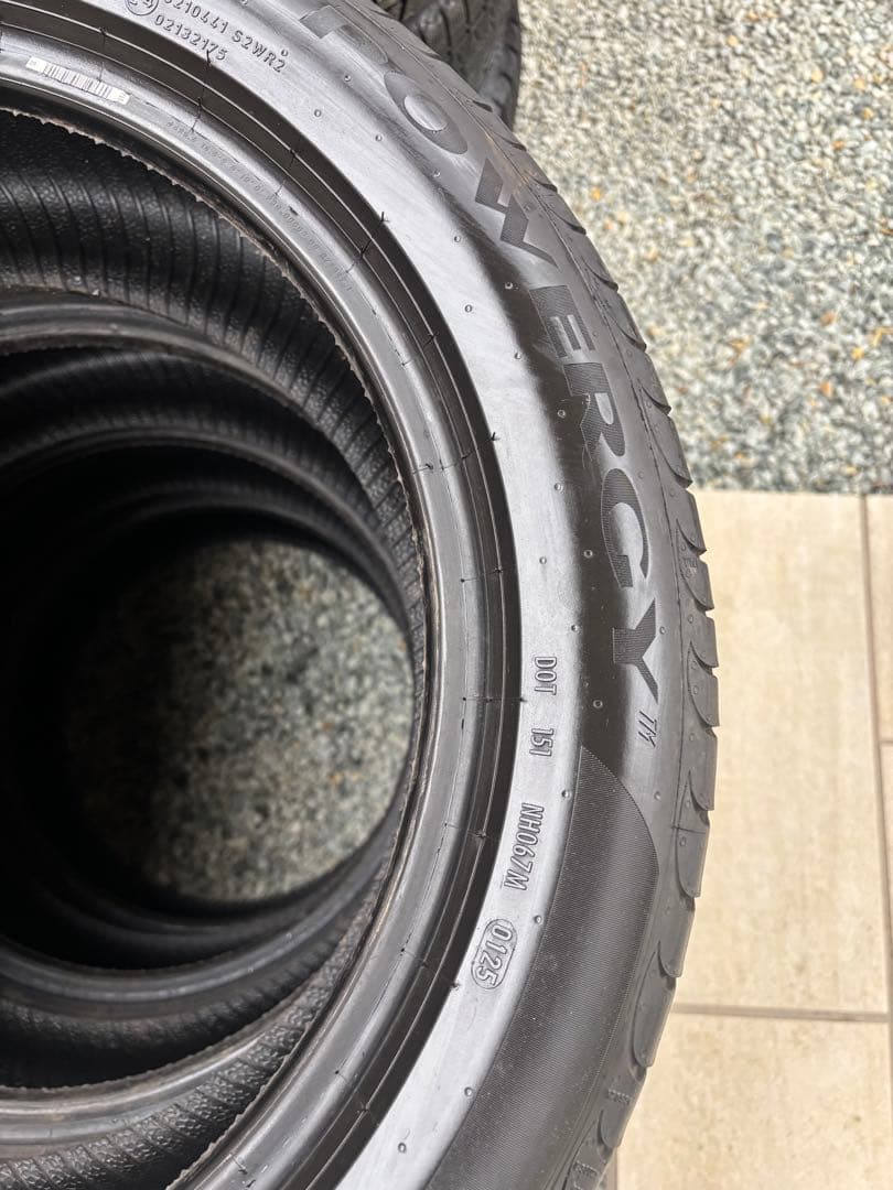 さとちゃん専用PIRELLI 215/50R17 2025年製