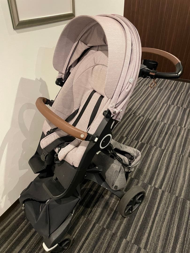 大人気！ベビーカー　ストッケエクスプローリー V6 コット付き