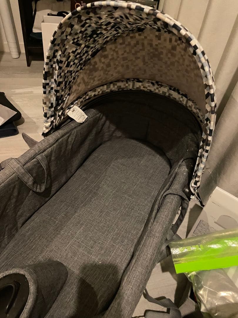 大人気！ベビーカー　ストッケエクスプローリー V6 コット付き