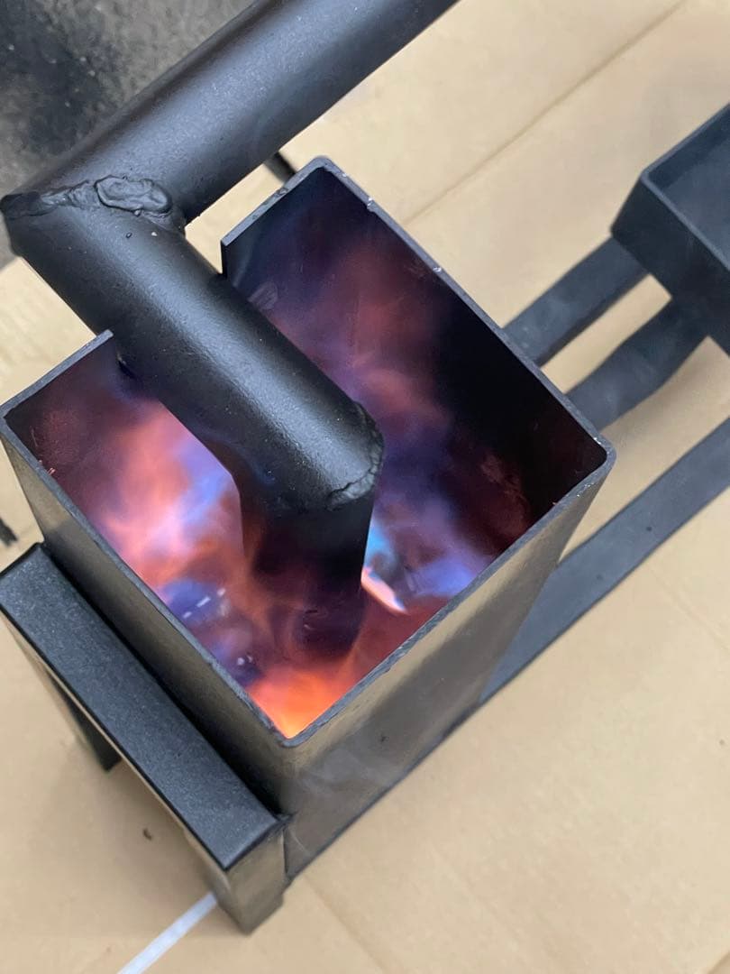 廃油ストーブ　ロケットストーブ　送風機と五徳付いています