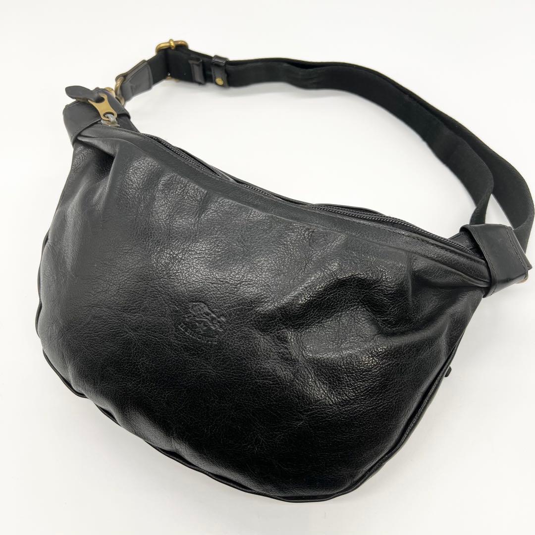 美品✨イルビゾンテ　ショルダーバッグ　ボディバッグ　2way　レザー　ブラック