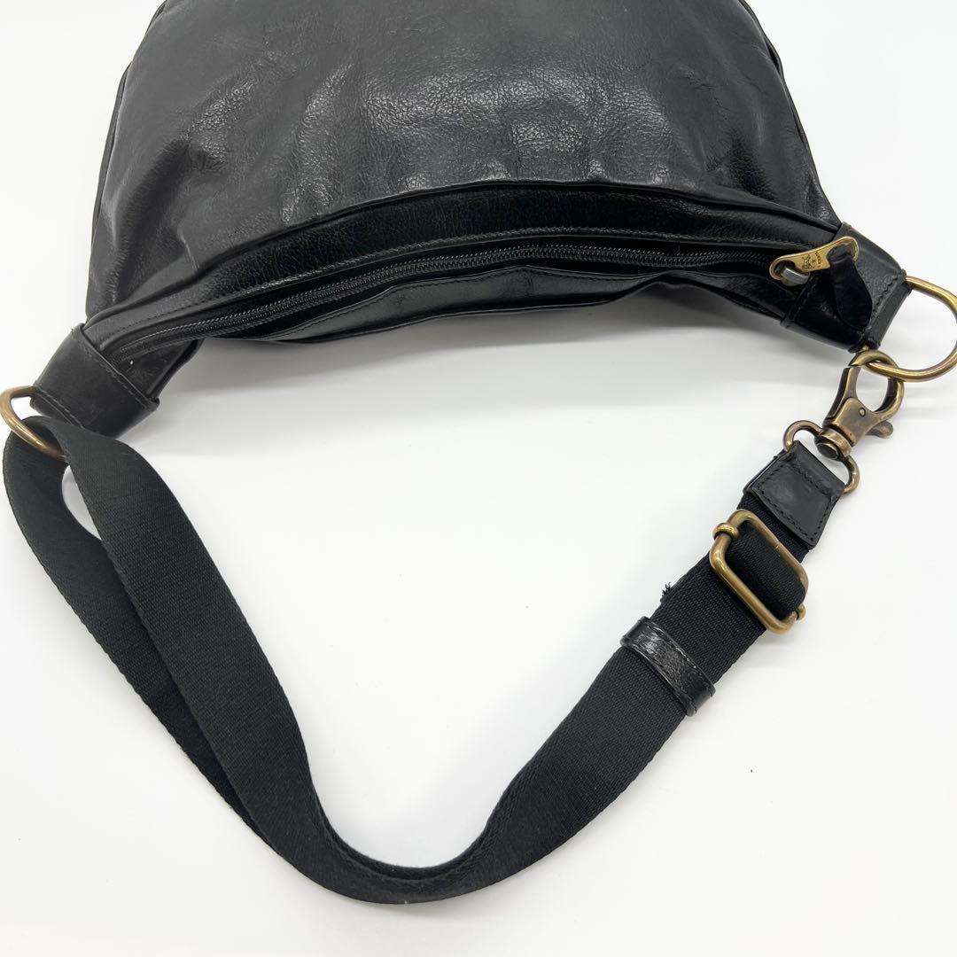 美品✨イルビゾンテ　ショルダーバッグ　ボディバッグ　2way　レザー　ブラック