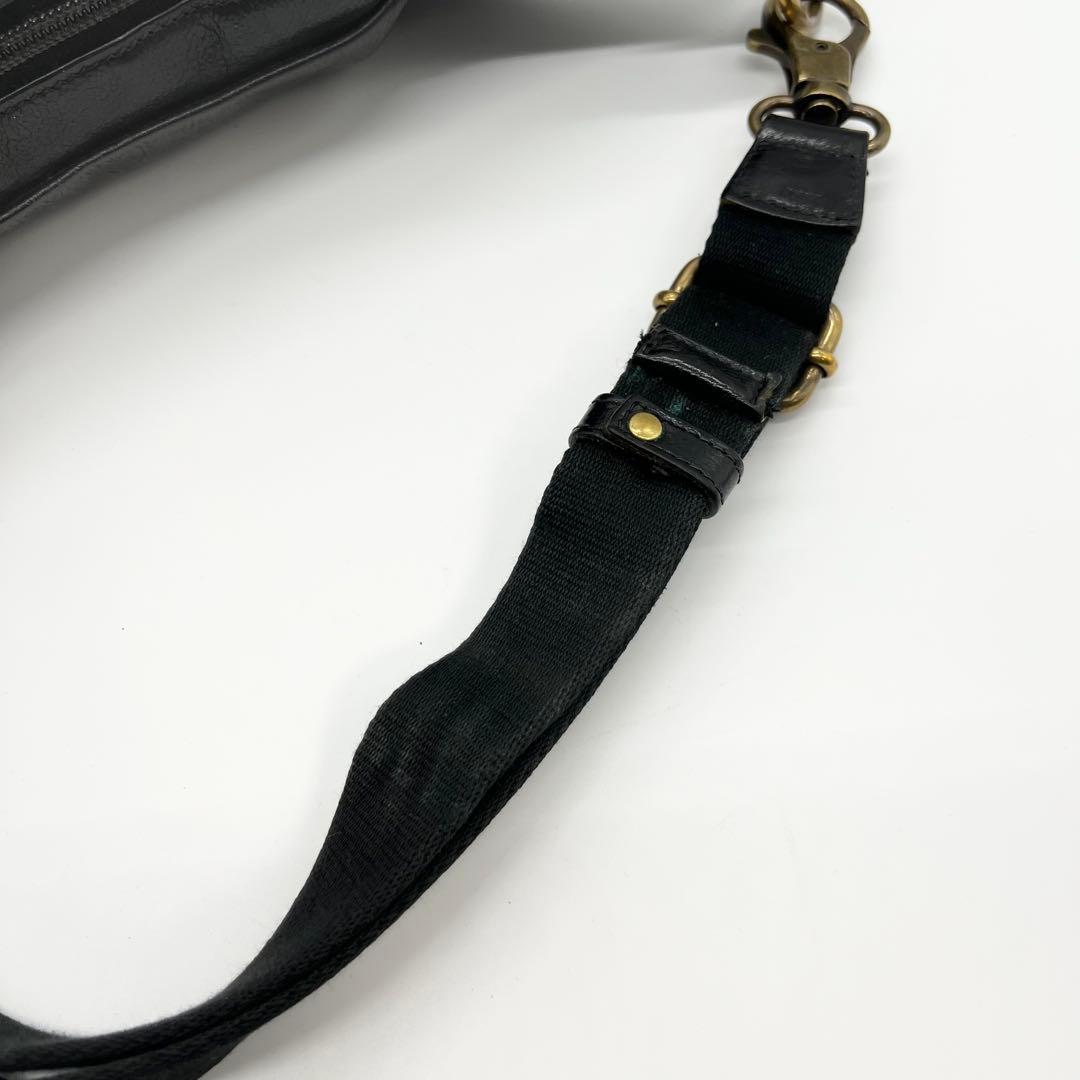 美品✨イルビゾンテ　ショルダーバッグ　ボディバッグ　2way　レザー　ブラック