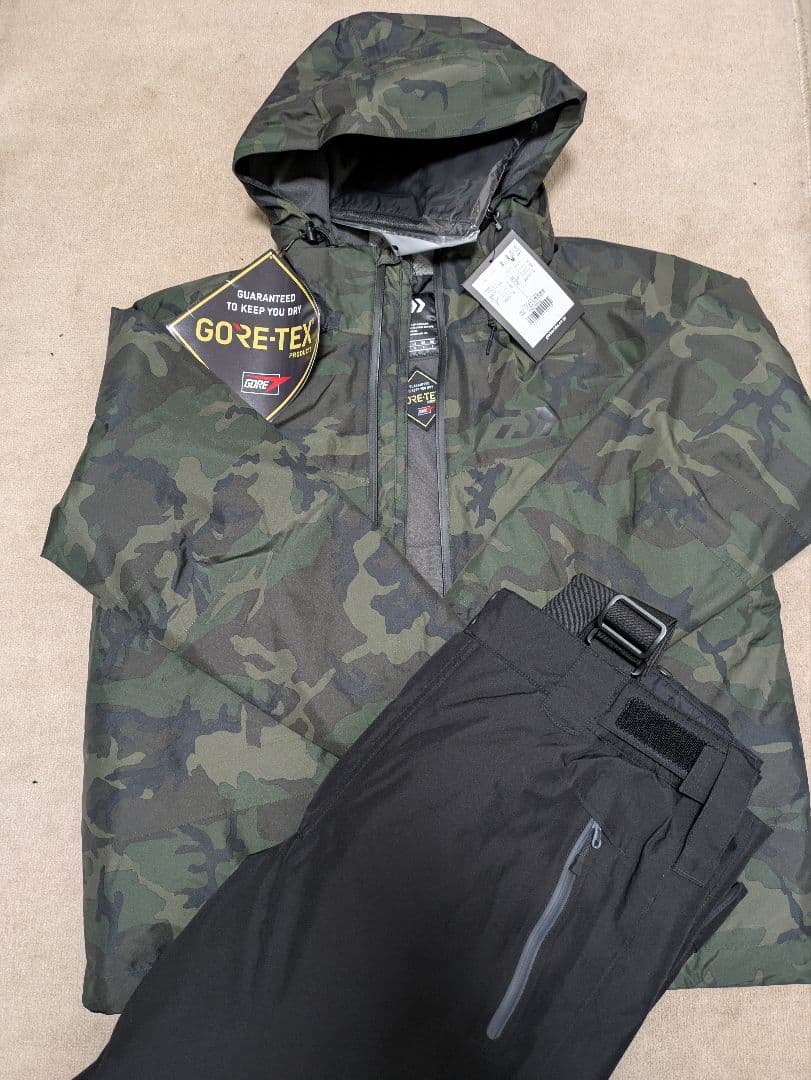 未使用 ダイワ　GORE-TEX ウィンター　フィッシングスーツ