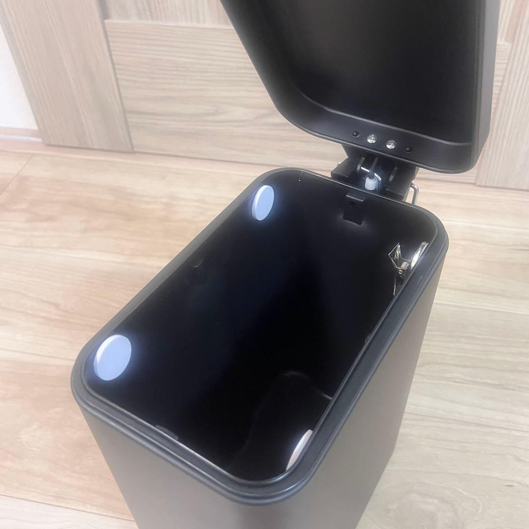 ソフトクローズ 四角形 ゴミ箱 5L 袋のズレ防止クリップと蓋付き 小型 ごみ箱