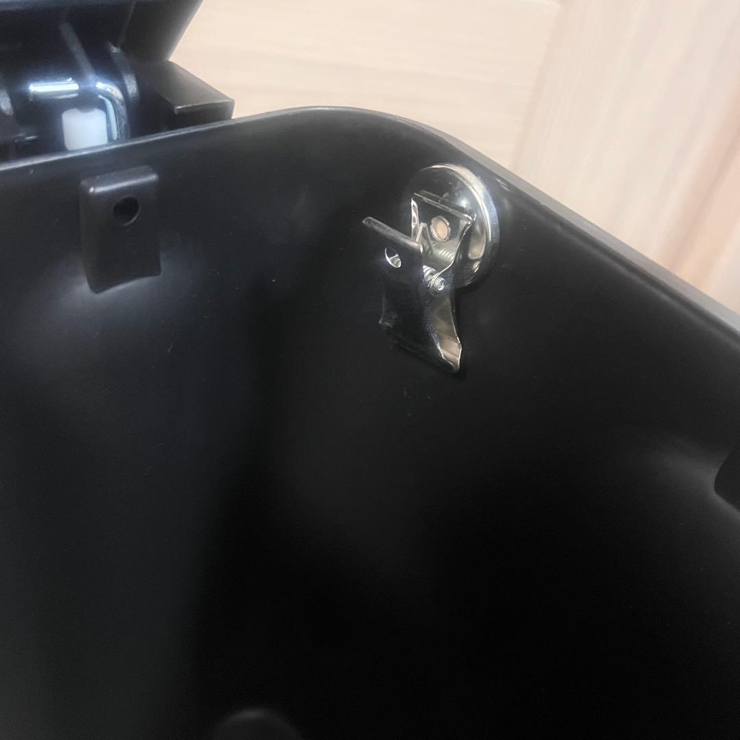 ソフトクローズ 四角形 ゴミ箱 5L 袋のズレ防止クリップと蓋付き 小型 ごみ箱