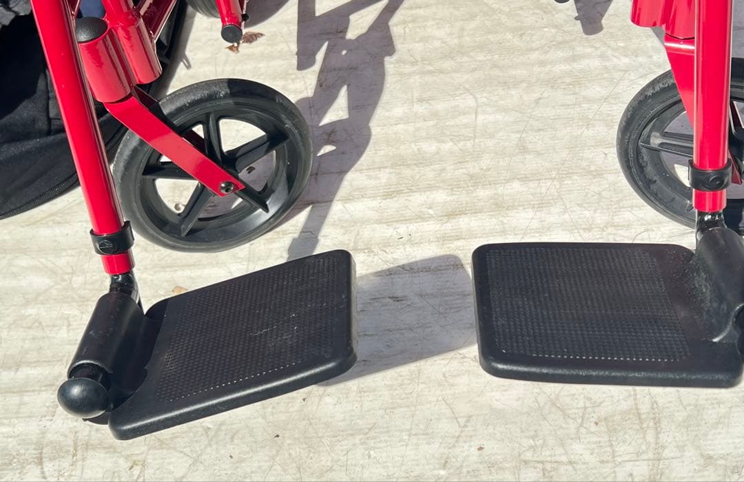 Expedition X EXP19LTRD 赤い折りたたみ介助用車椅子