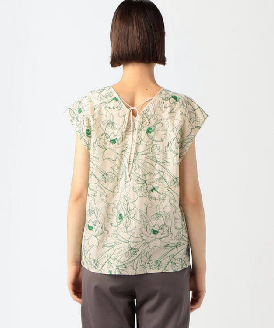 TOMORROWLAND ラインリーフエンブロイダリー キャップスリーブブラウス