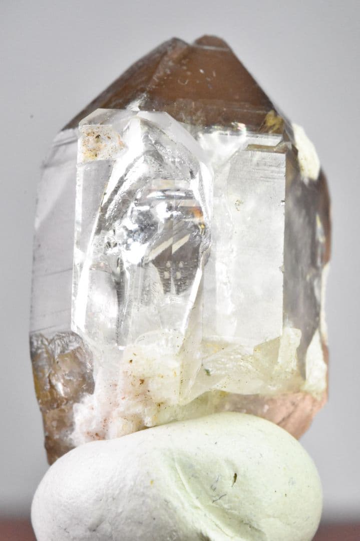 入手困難！ ミャンマーモゴック産スモーキークォーツとホワイトトパーズ