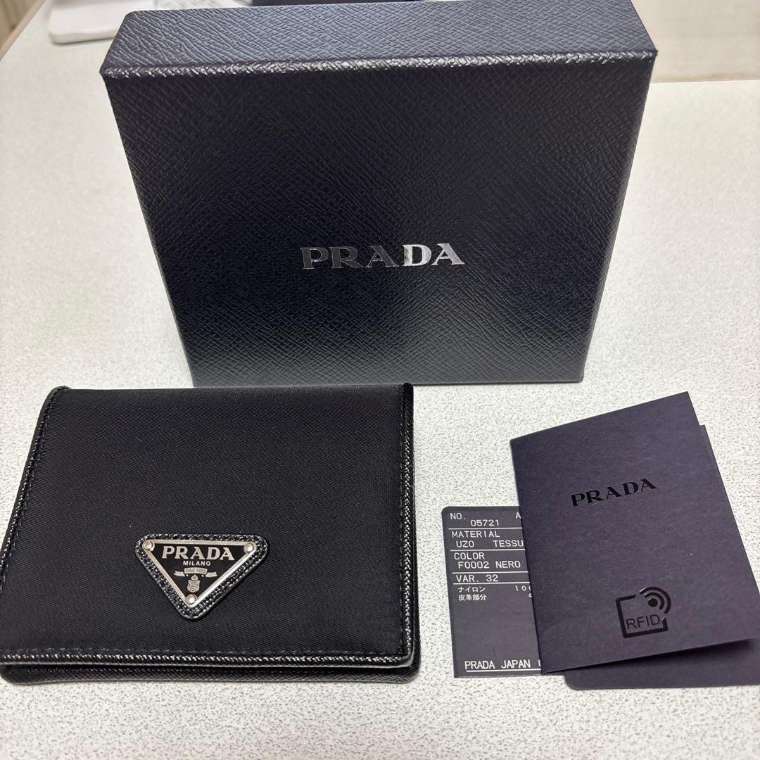 PRADA 二つ折り　サフィアーノ　コンパクトウォレット