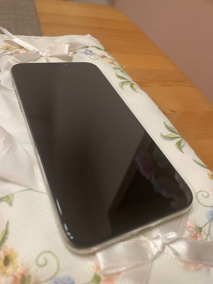 Apple iPhone X シルバー　64G