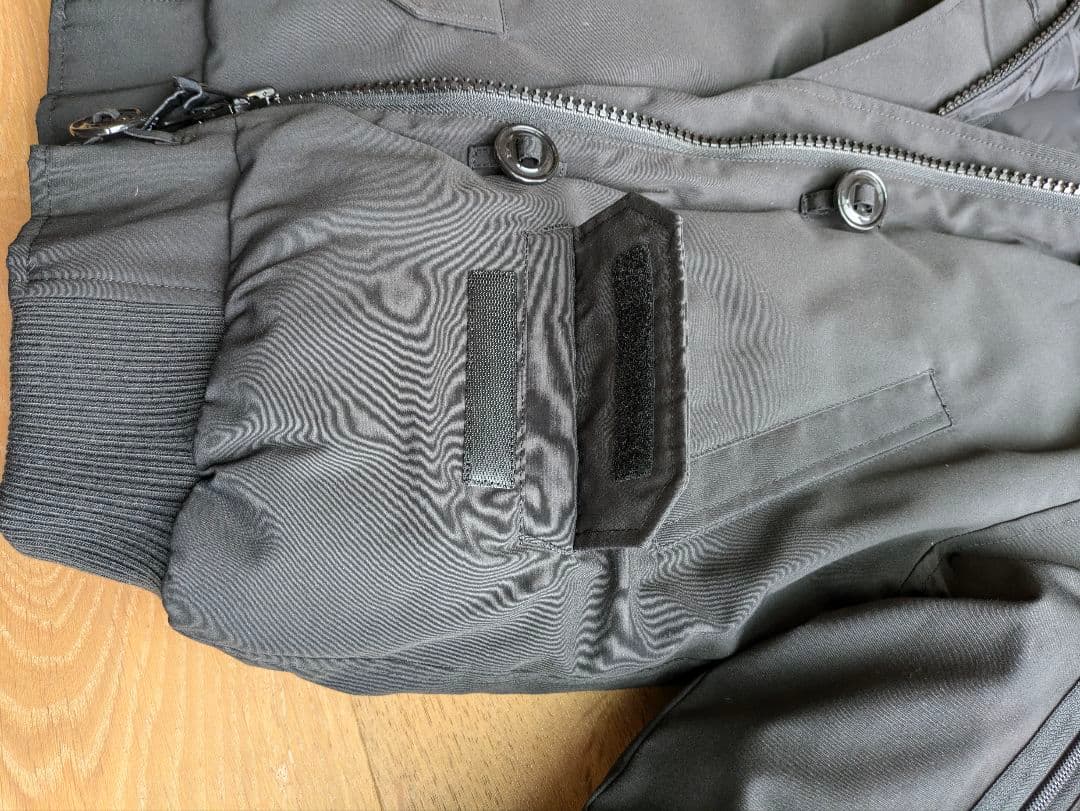 【新品未使用タグ付き】 【値下げ交渉可】 ダウンジャケット