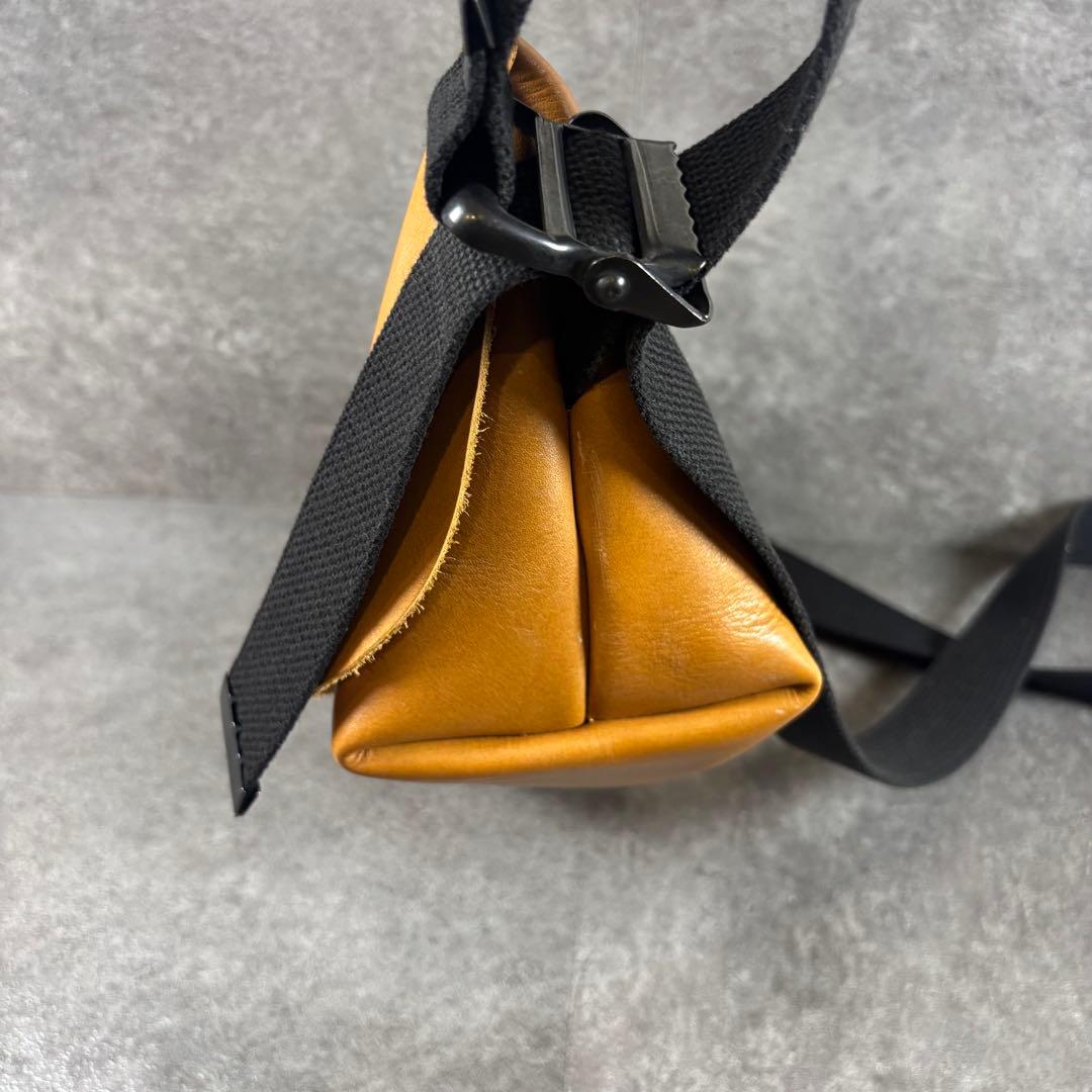 Uni&co. レザーショルダー キャメルカラー マグネット開閉 収納袋付き