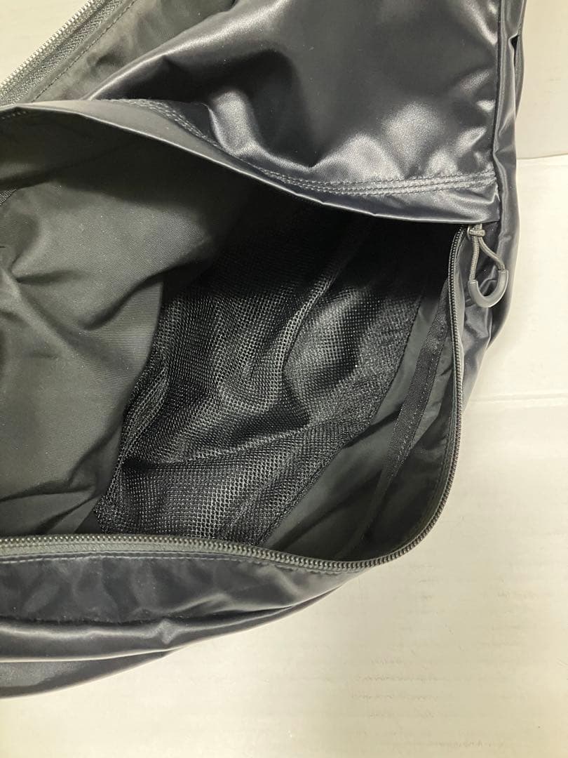 ✨美品【☆Y-3】メッセンジャーバック…ブラック