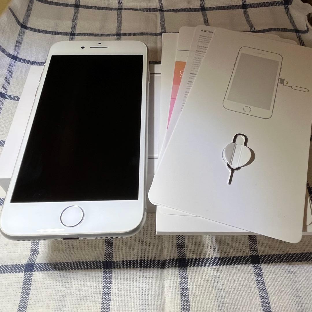 Apple iPhone 8 64GB シルバー SIMフリー