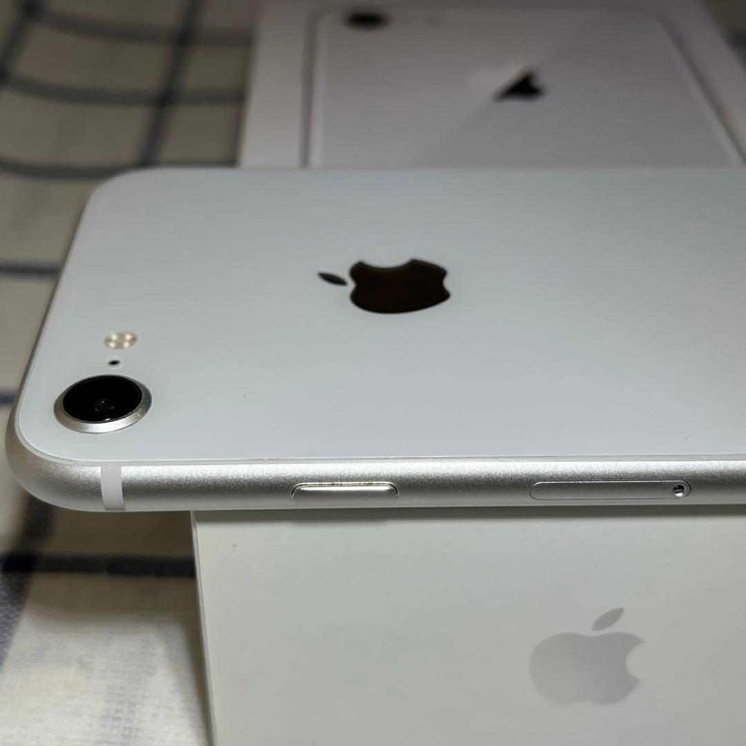 Apple iPhone 8 64GB シルバー SIMフリー