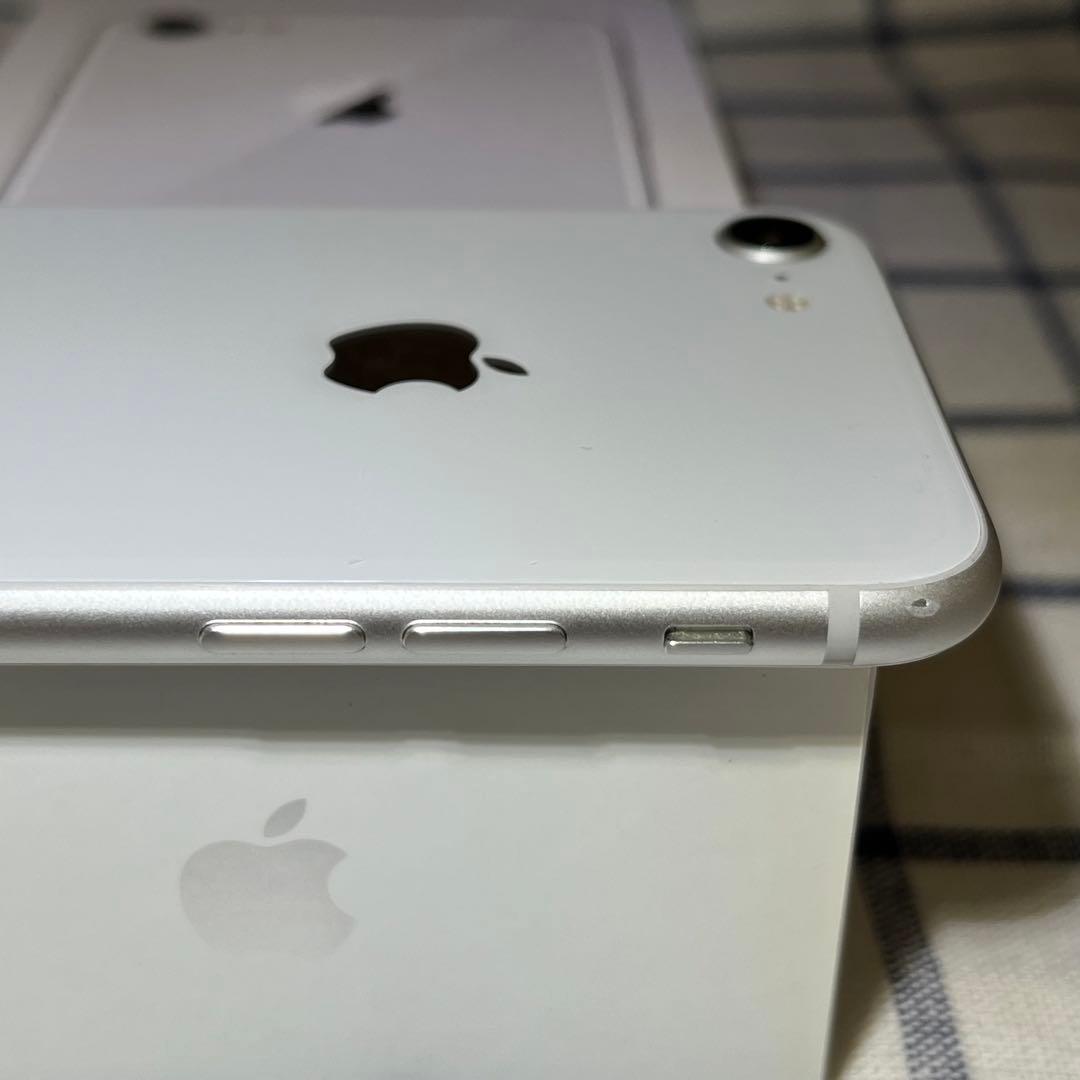 Apple iPhone 8 64GB シルバー SIMフリー