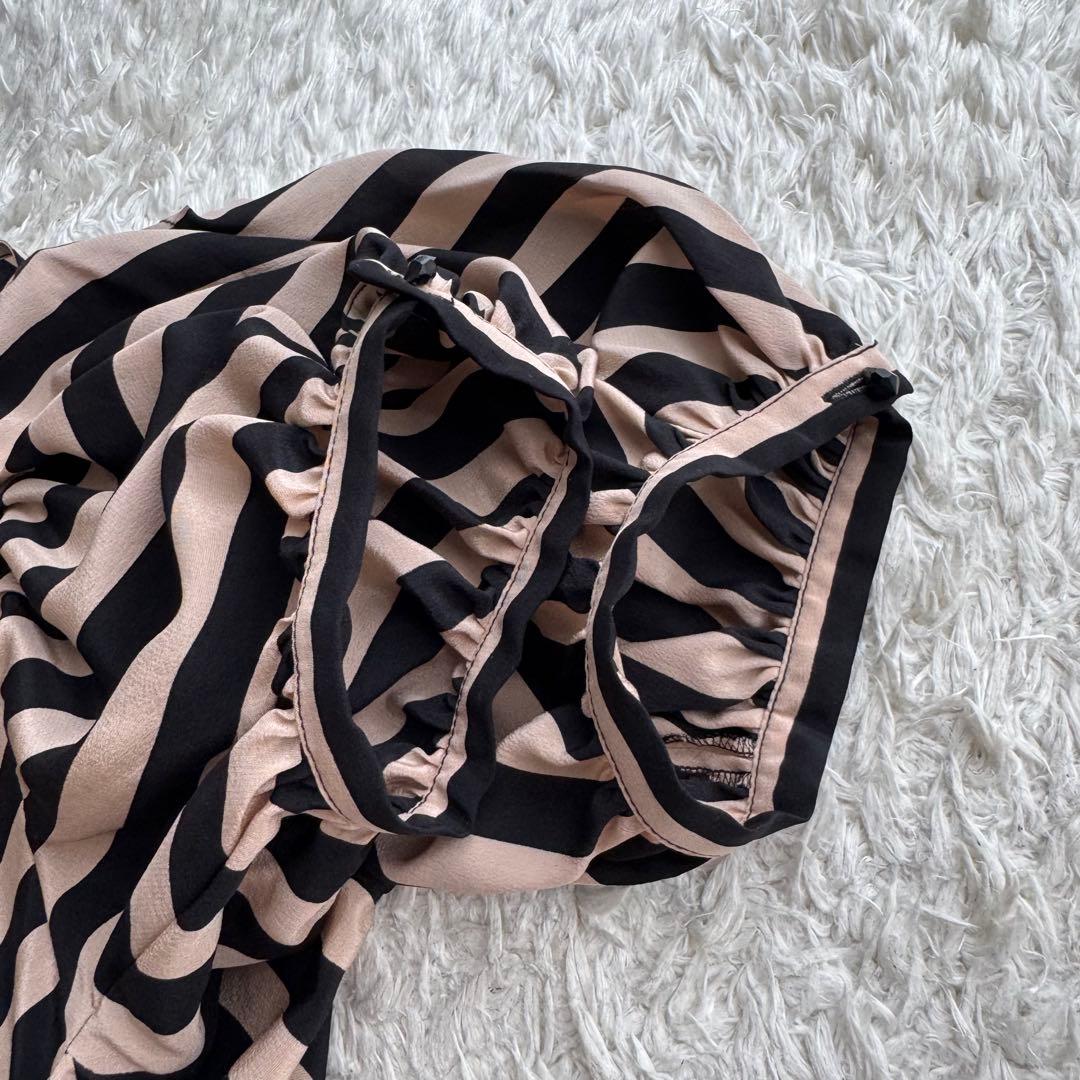 美品 フェンディ シルク ブラウス 半袖 パフスリーブ タック ストライプ 40