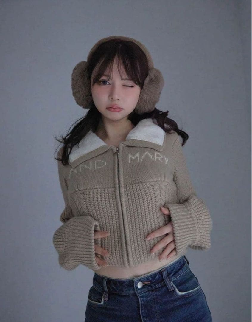 トップス Mary logo zip tops andmary