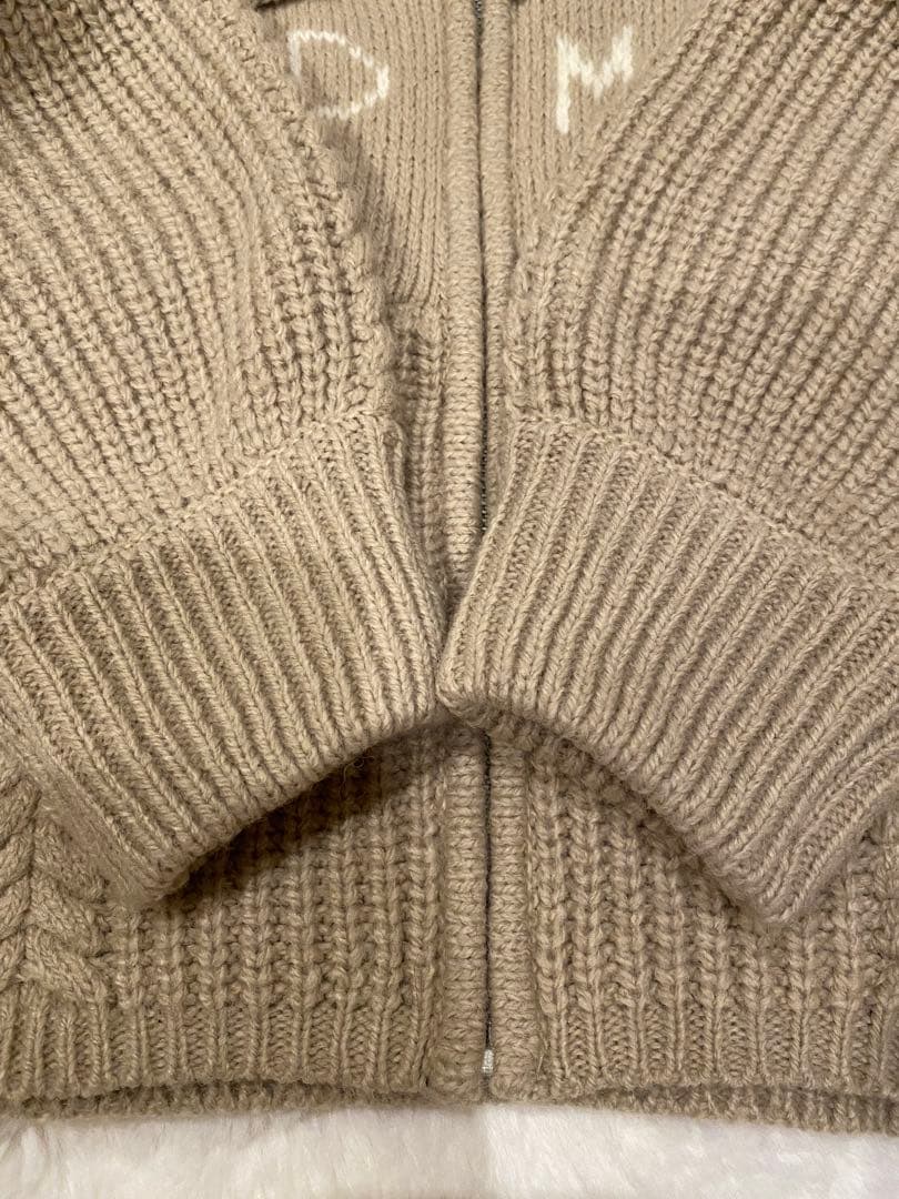 トップス Mary logo zip tops andmary