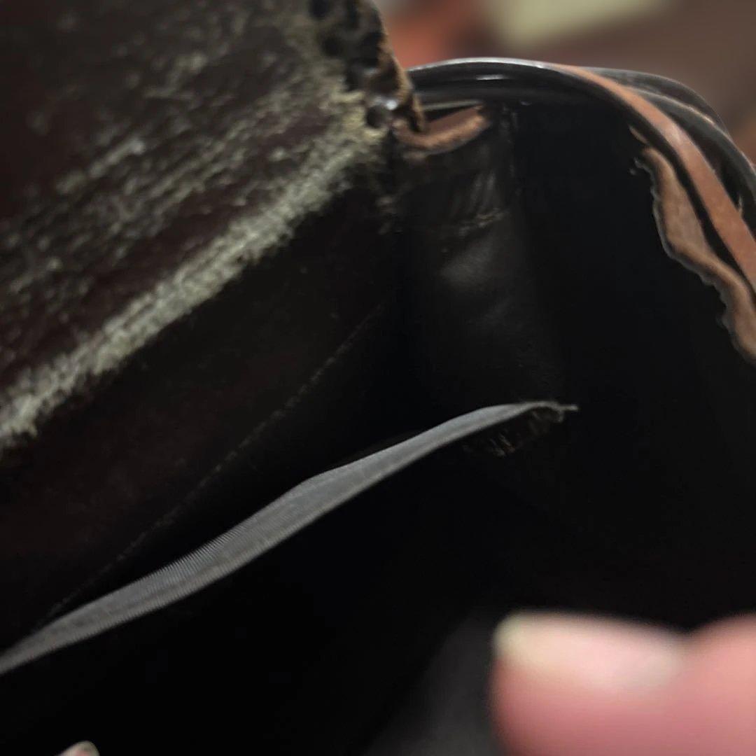 レザーショルダーバッグ　手持ちバッグ　カービング　手作り