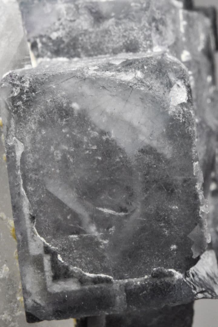 中国湖南省・揺崗仙(ヤオガンシャン)産 水晶フローライトエジリン共生