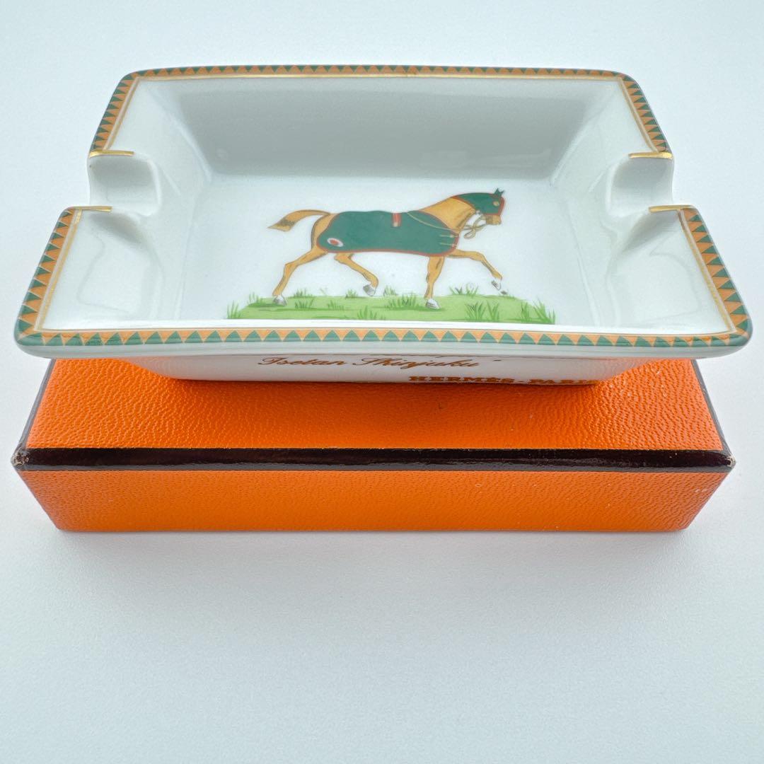 HERMES エルメス 灰皿 馬柄 アッシュトレイ 小物入れ 陶器 未使用 箱付