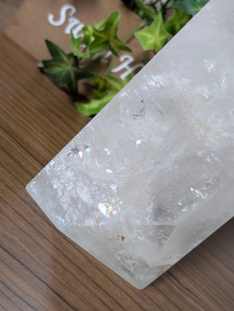 2412g 超巨大 虹あり　白水晶 六角柱マダガスカル産PS2