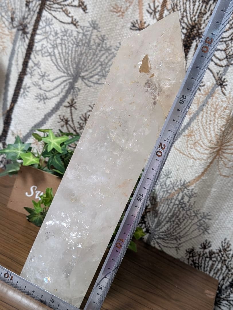 2412g 超巨大 虹あり　白水晶 六角柱マダガスカル産PS2