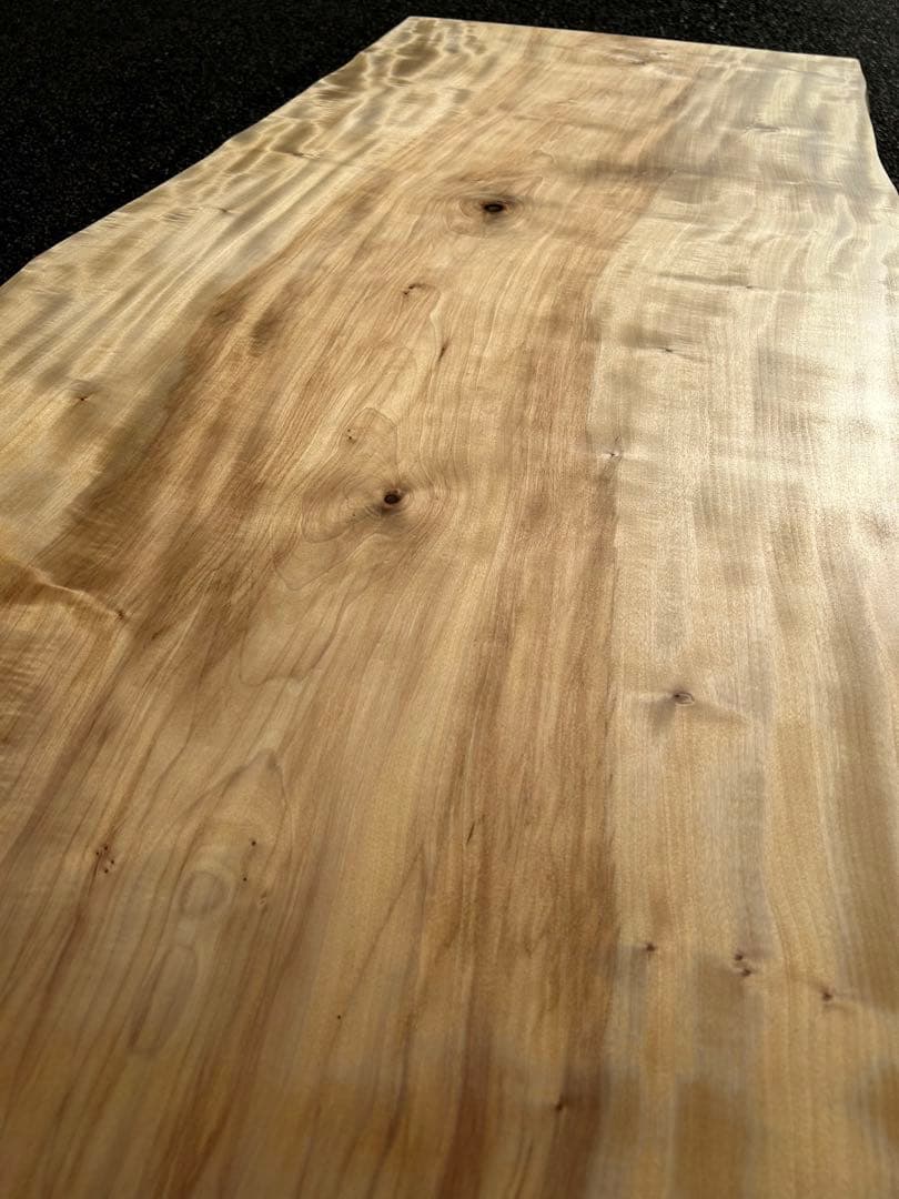 [たのメル便] 栃(とち) 耳付き一枚板　ダイニングテーブル天板　新品未使用