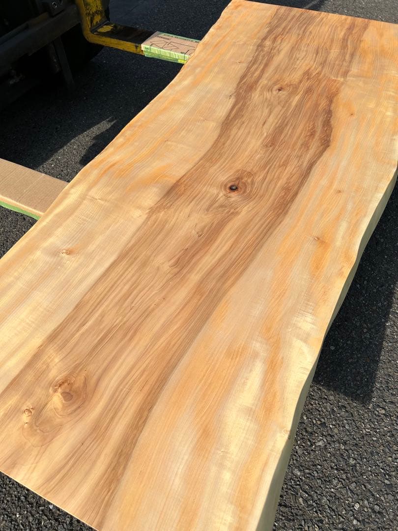 [たのメル便] 栃(とち) 耳付き一枚板　ダイニングテーブル天板　新品未使用