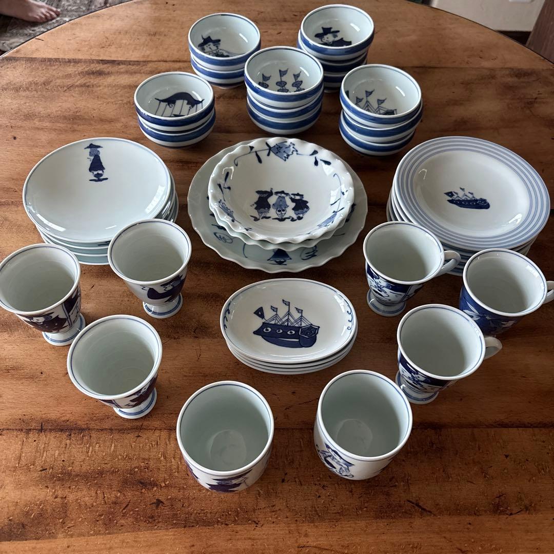 有田焼　青花　しん窯　小皿　中皿　湯呑み　コーヒーカップ　ワイングラス他まとめて