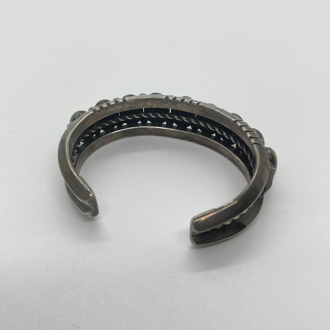 ●NAVAJO・ナバホ族●アンティーク・シルバーバングル●グリーンターコイズ