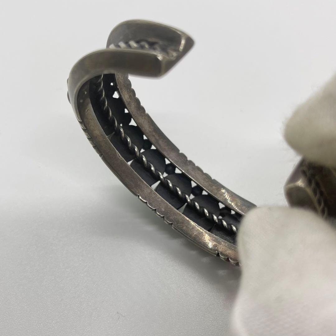 ●NAVAJO・ナバホ族●アンティーク・シルバーバングル●グリーンターコイズ