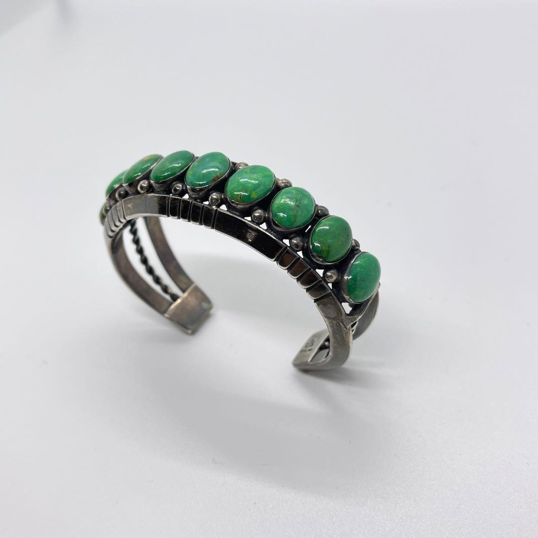 ●NAVAJO・ナバホ族●アンティーク・シルバーバングル●グリーンターコイズ
