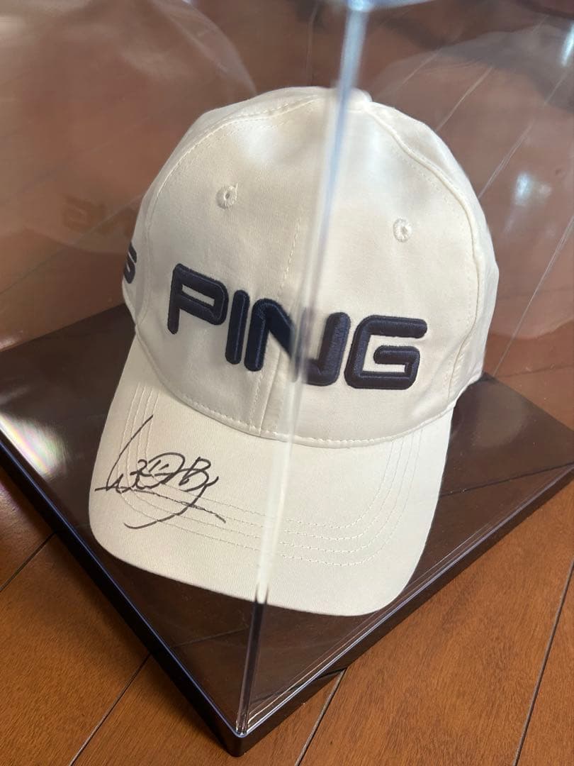 渋野日向子直筆サインキャップ