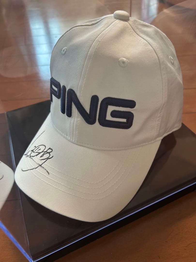 渋野日向子直筆サインキャップ