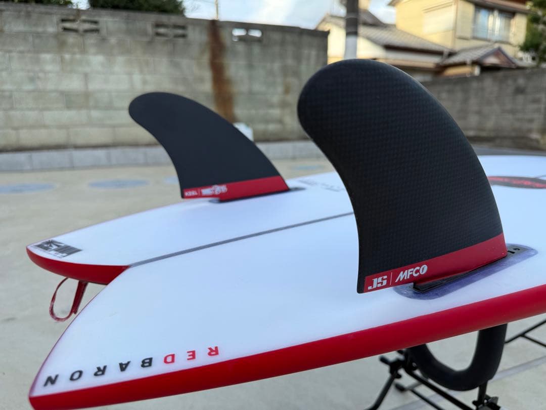 JS RED BARON ツインフィン5'6 フィン付き