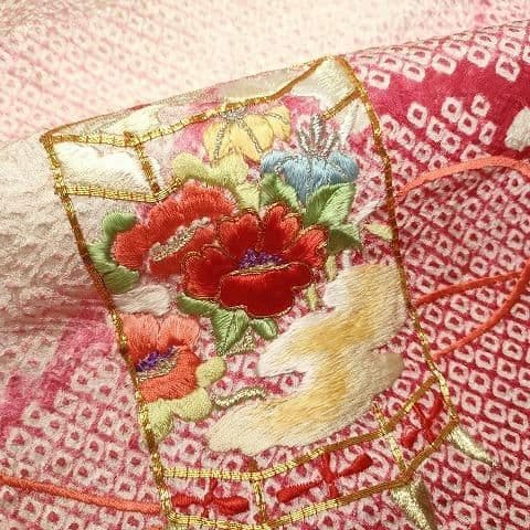 正絹☆本総絞り☆枝梅を背景に貝桶や貝合わせが雅な趣を漂わせる7歳七五三向け祝い着