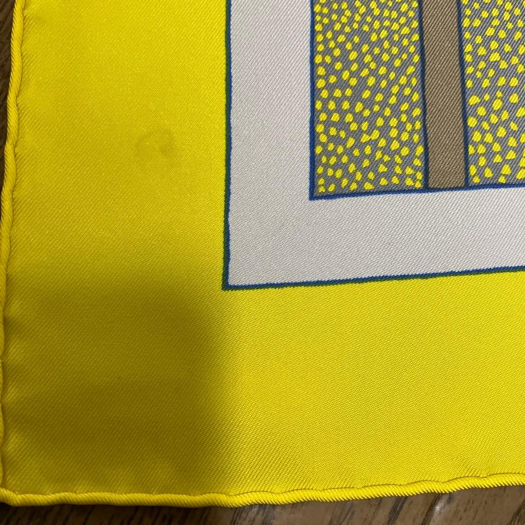 エルメス　スカーフ 90cm ソルド品　「ガーデンオブシェイプ」柄