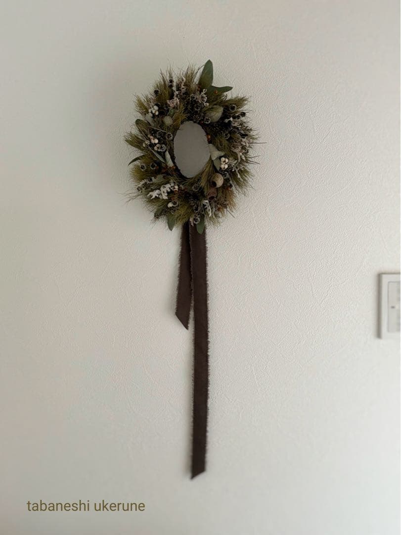 フサフサなコアラファンとナンキンハゼを紡いだシックなオーバル型　リース