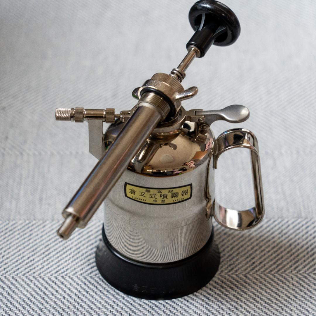 カラマタ産業 倉又式噴霧器 中型 700cc 卓上 手押し噴霧器 業務用