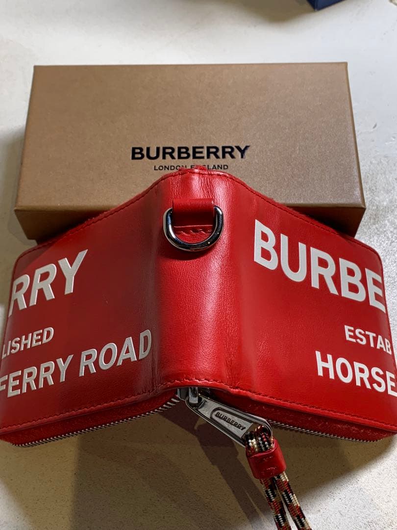 【極美品】BURBERRY レザー 二つ折り財布 レッド定価63800円