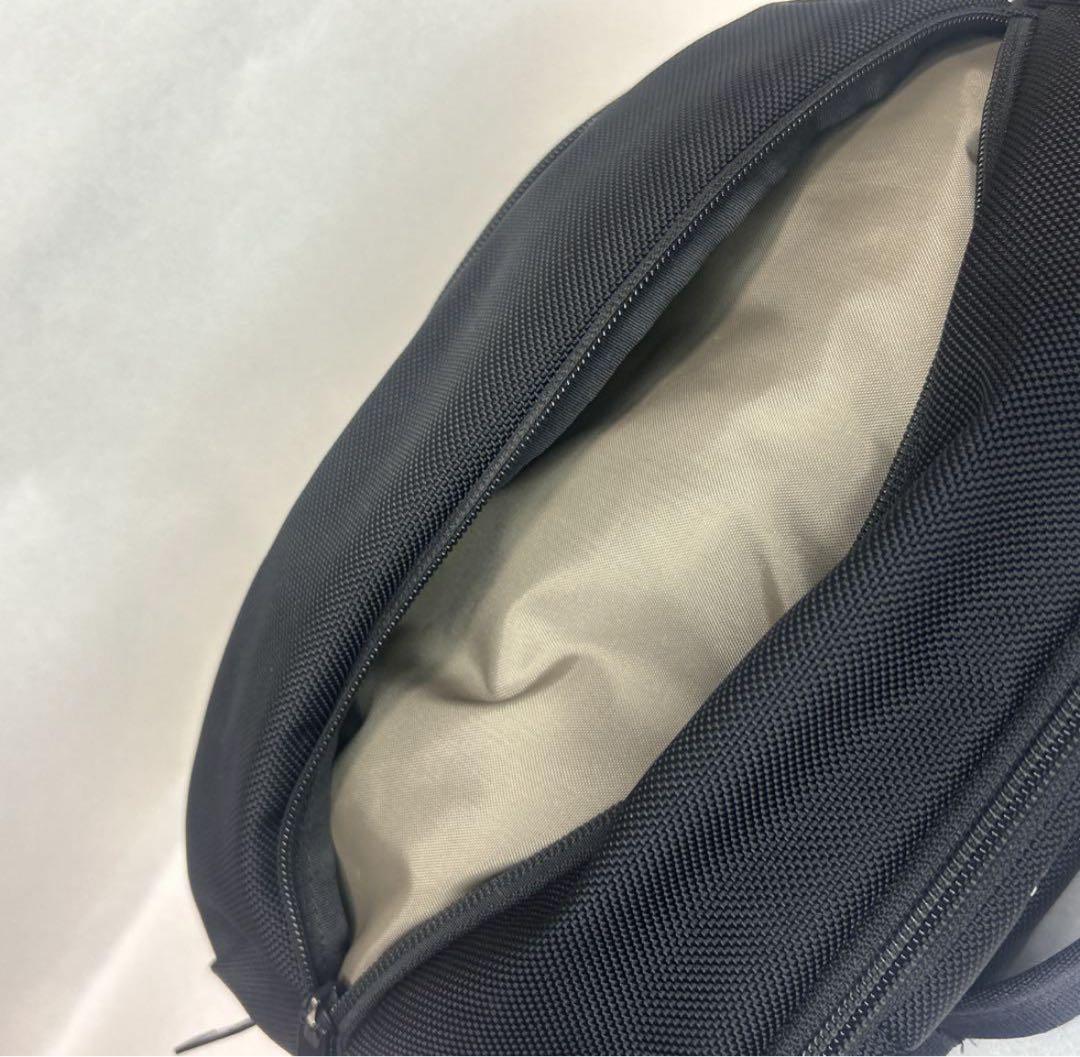 ポーター　吉田カバン　アップサイド　スリングバッグ　ボディバッグ　黒