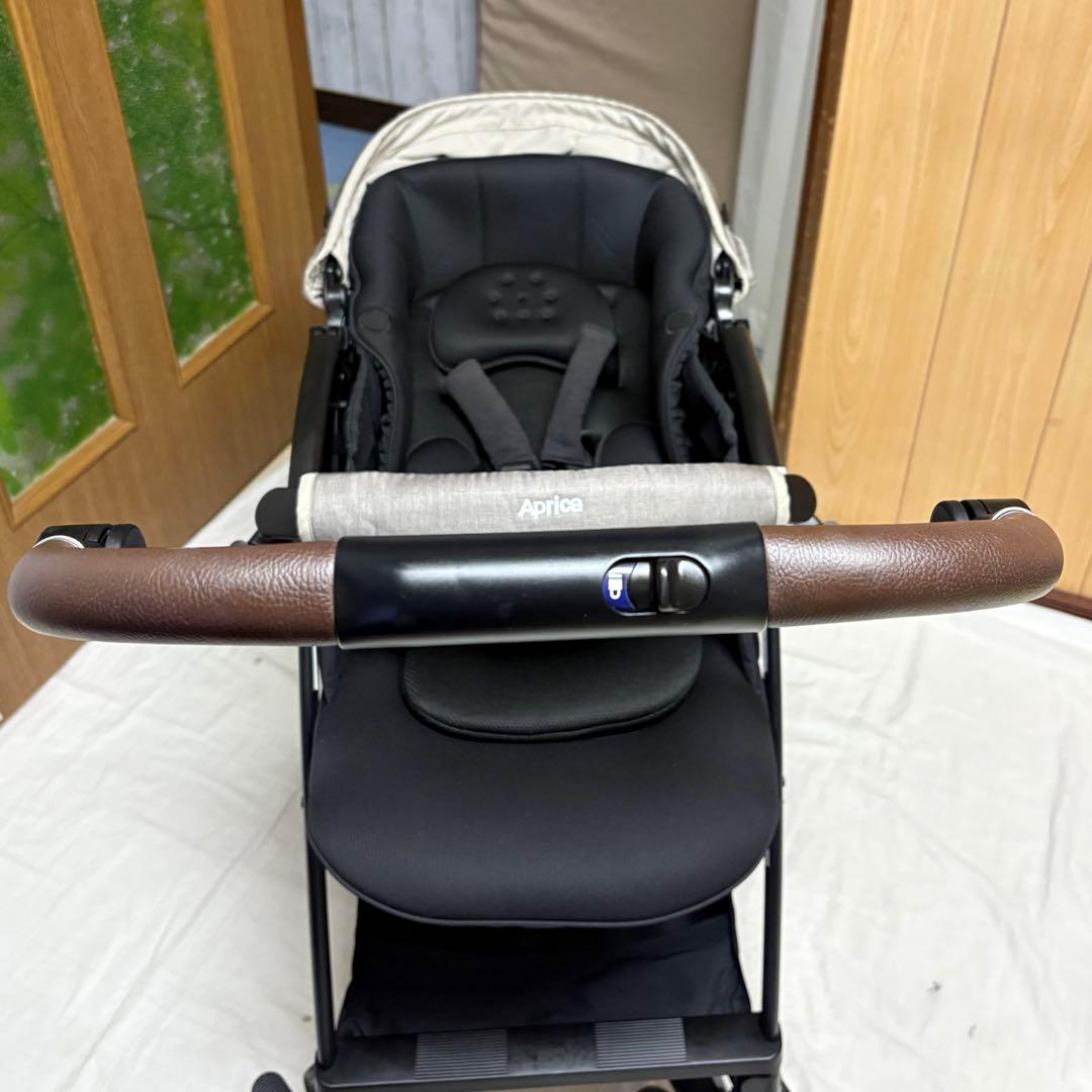 2024年発売 アップリカ ベビーカー ラクーナクッションフリープラス AC