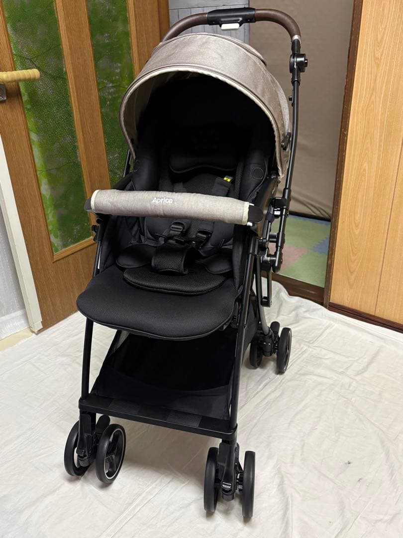 2024年発売 アップリカ ベビーカー ラクーナクッションフリープラス AC