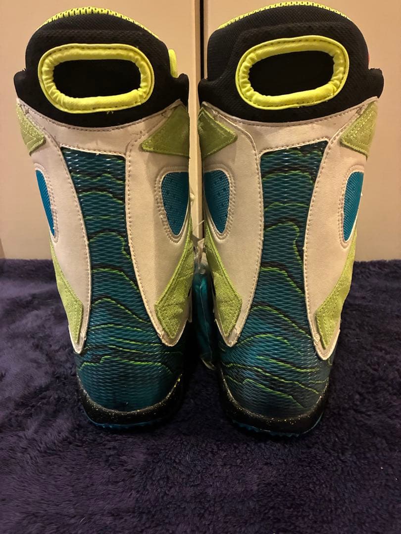 美品NIKE ズーム怪獣 スノーブーツ 25.5 BURTON MERRELL