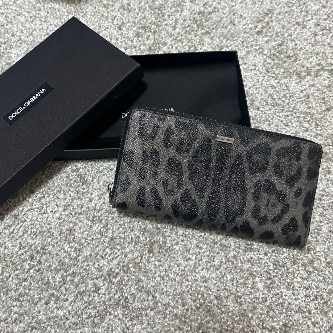 さくらんぼ⭐︎DOLCE &GABBANA長財布